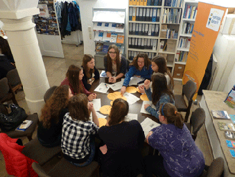 Schülerinnen diskutieren: Was bedeutet Europa?